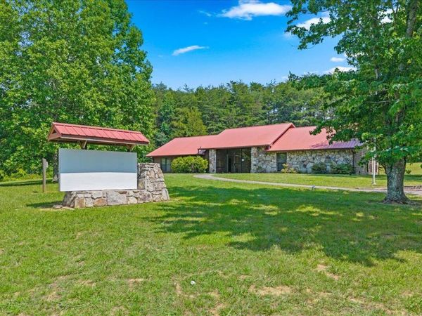 136 County Road 881 , Etowah, TN 37331