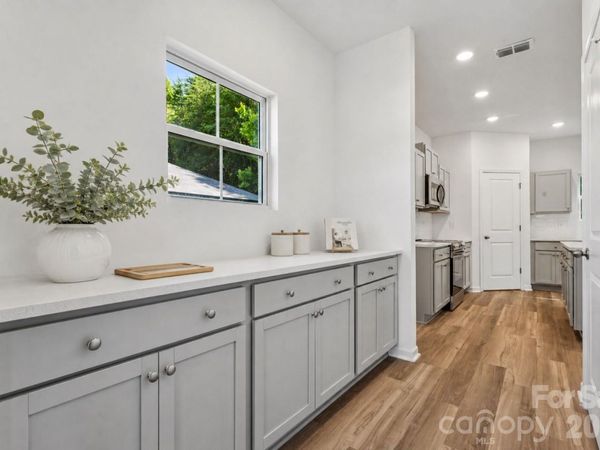 1185 Stoneglen Drive , Granite Quarry, NC 28146