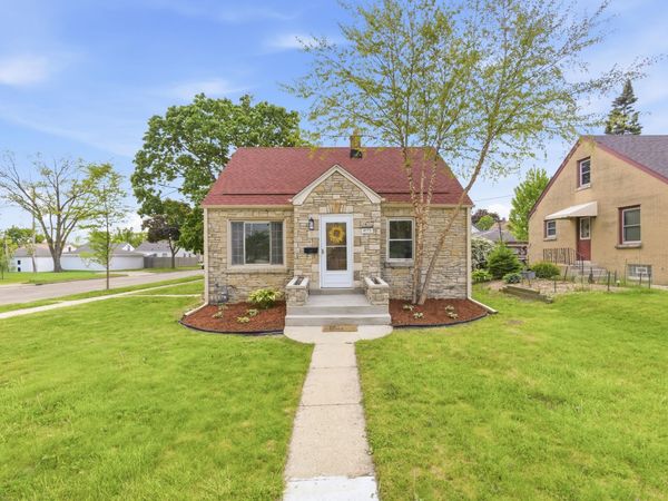 4175 S 5th St, Milwaukee, WI 53207