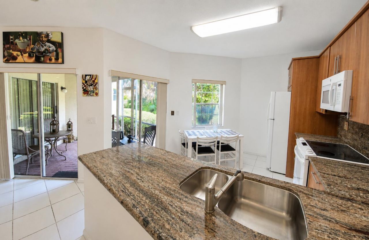 6566 Via Regina, Unit 6566, Boca Raton, FL 33433 Photo