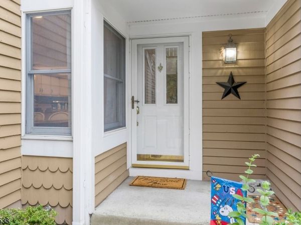 23 Eton Court, Bedminster, NJ 07921