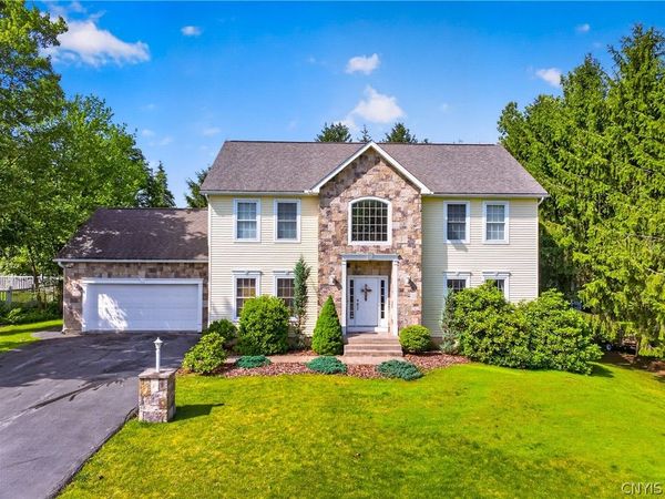 11 Eagle Ridge Drive, New Hartford, NY 13413