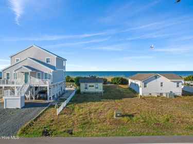 188 Ocean Boulevard E, Holden Beach, NC 28462