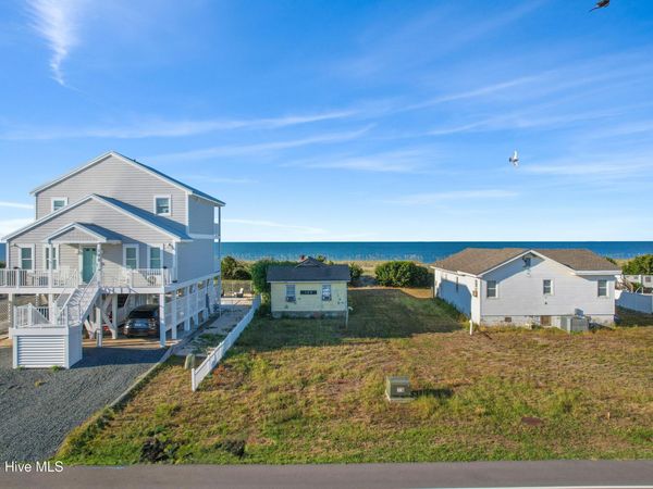188 Ocean Boulevard E, Holden Beach, NC 28462