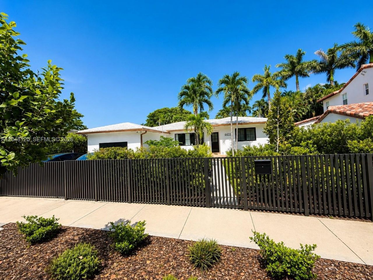 4455 N Bay Rd , Miami Beach, FL 33140 Photo