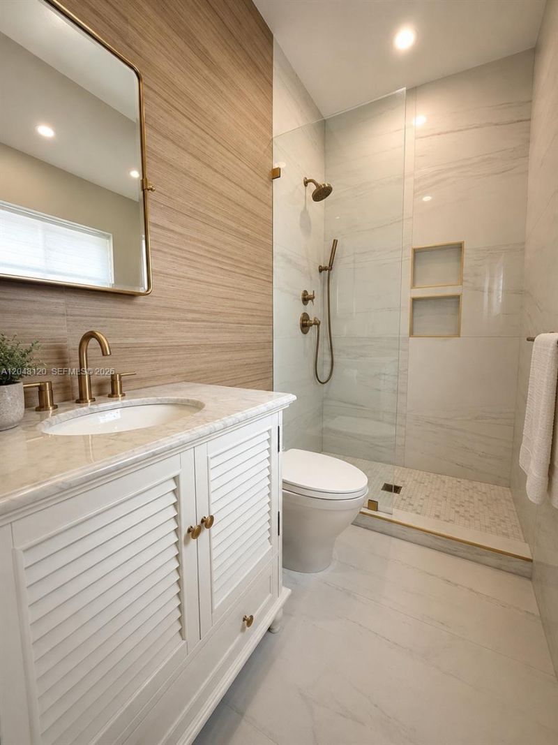 4455 N Bay Rd , Miami Beach, FL 33140 Photo