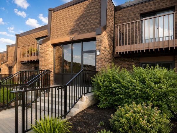 121 Mullingar Court , Unit 1D, Schaumburg, IL 60193