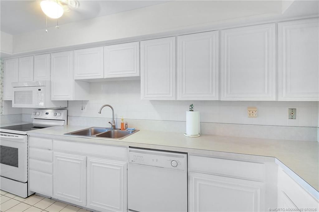 175 SE Saint Lucie Boulevard, Unit C30, Stuart, FL 34996 Photo