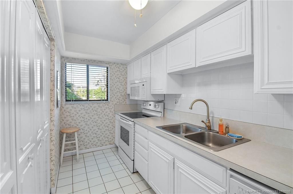175 SE Saint Lucie Boulevard, Unit C30, Stuart, FL 34996 Photo