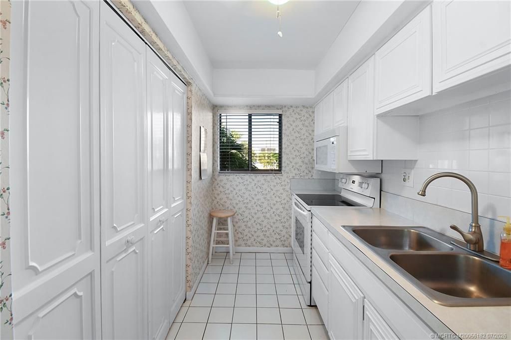 175 SE Saint Lucie Boulevard, Unit C30, Stuart, FL 34996 Photo