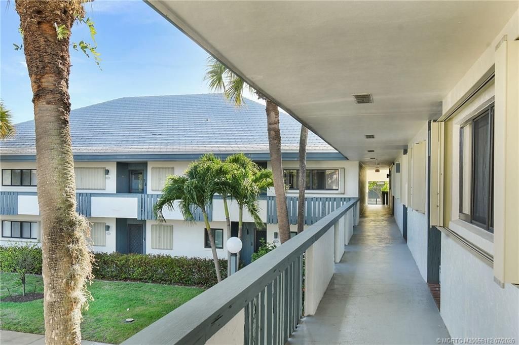 175 SE Saint Lucie Boulevard, Unit C30, Stuart, FL 34996 Photo