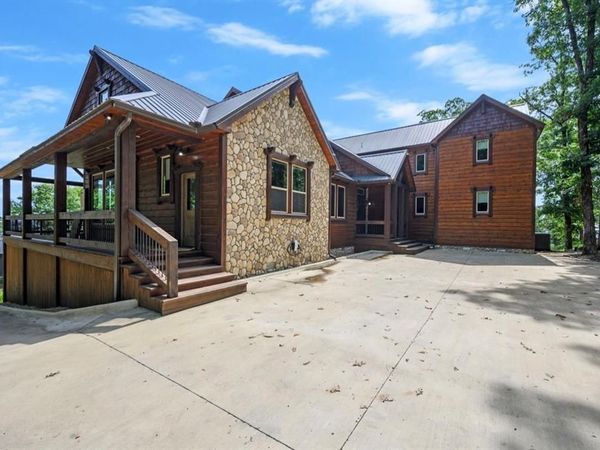670 MOONSHINER SPRINGS Trail, Broken Bow, OK 74728