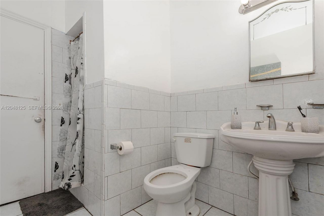 245 NE 48th St , Miami, FL 33137 Photo