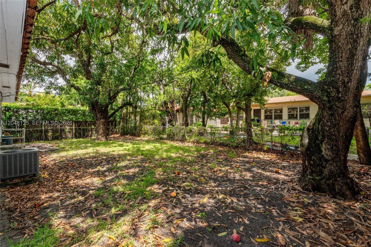 245 NE 48th St , Miami, FL 33137 Photo