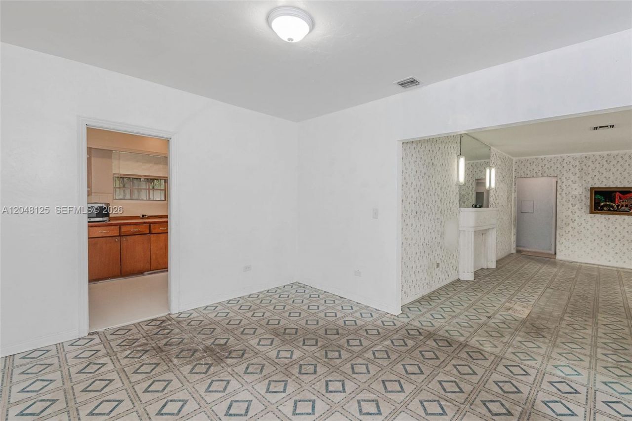 245 NE 48th St , Miami, FL 33137 Photo