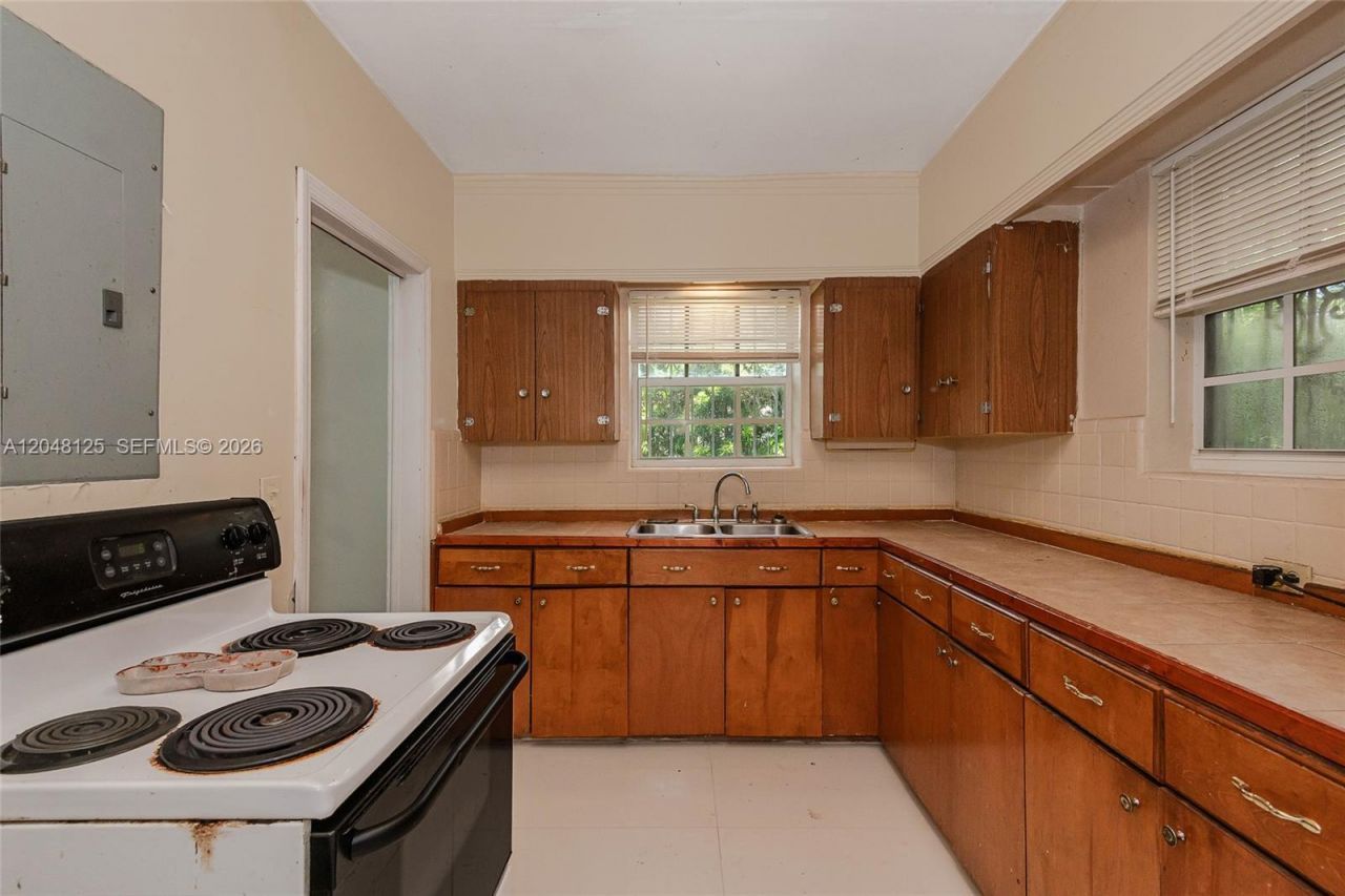245 NE 48th St , Miami, FL 33137 Photo