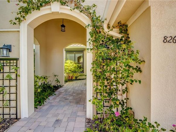 8260 Venetian Pointe DR , FORT MYERS, FL 33908