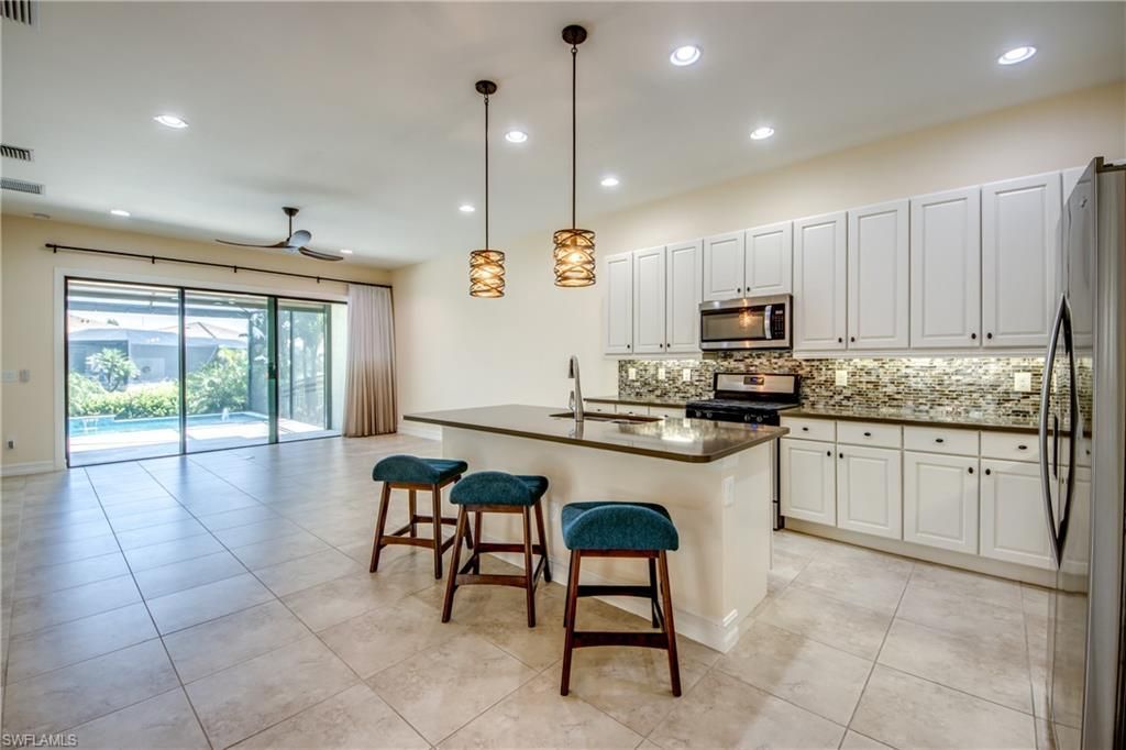 8260 Venetian Pointe Dr , Fort Myers, FL 33908 Photo