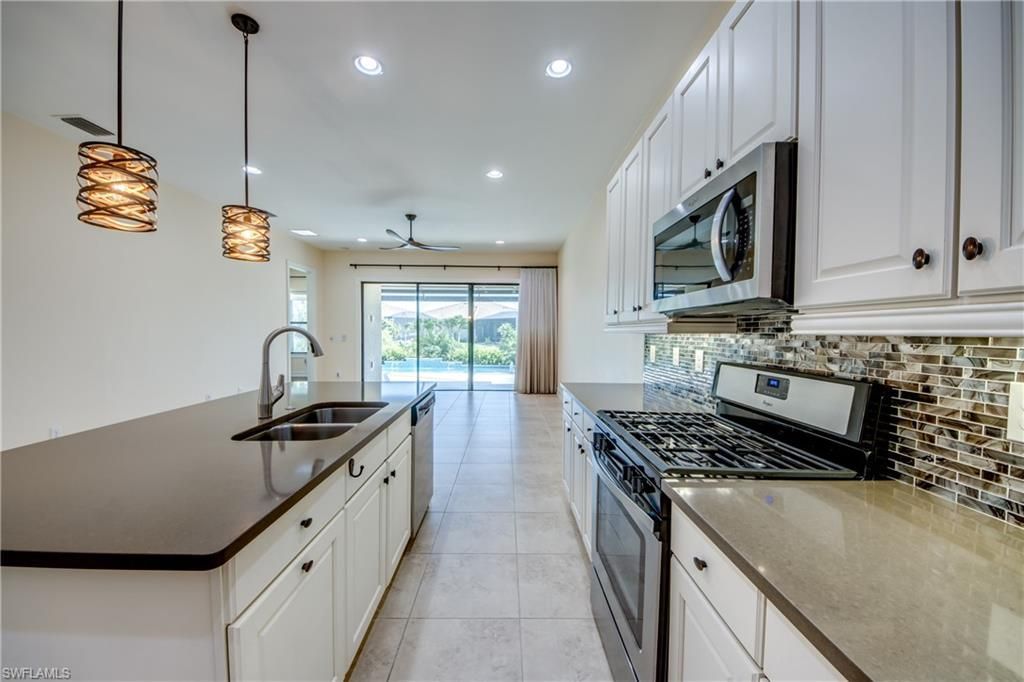 8260 Venetian Pointe Dr , Fort Myers, FL 33908 Photo