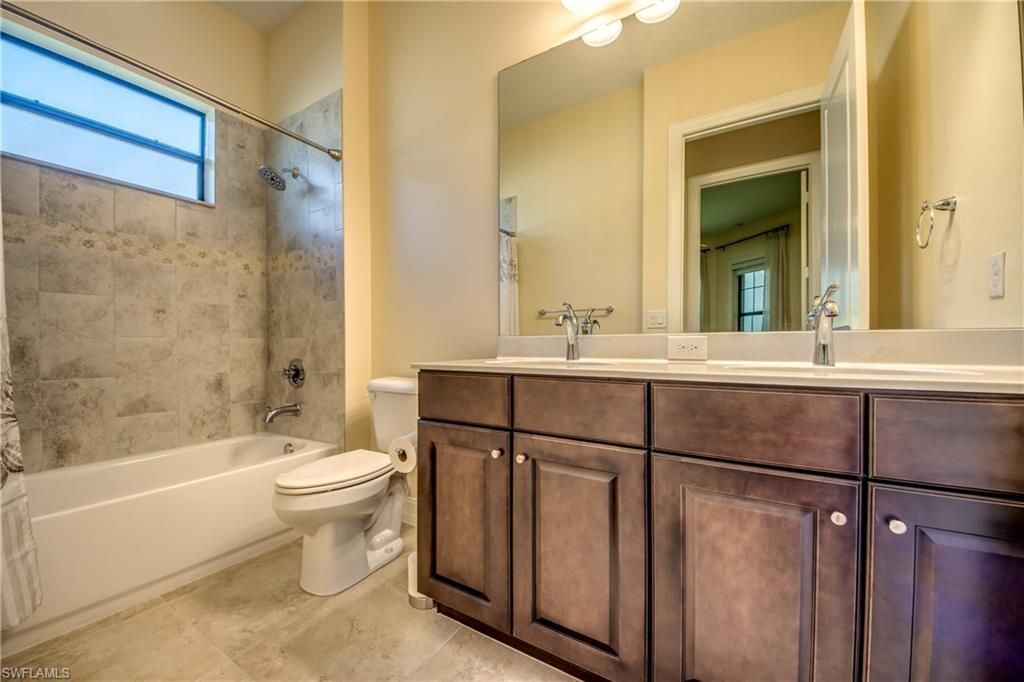 8260 Venetian Pointe Dr , Fort Myers, FL 33908 Photo