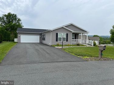 2 EGRET COURT, BECHTELSVILLE, PA 19505