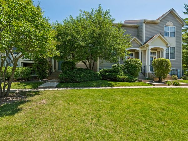 1584 Shire Court , Gurnee, IL 60031
