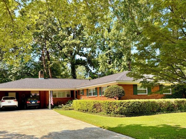 320 Emerson Dr., Hattiesburg, MS 39401