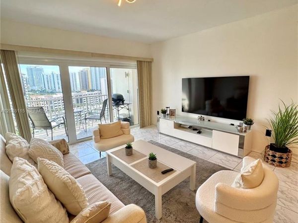 300 Bayview Dr , Unit 1603, Sunny Isles Beach, FL 33160