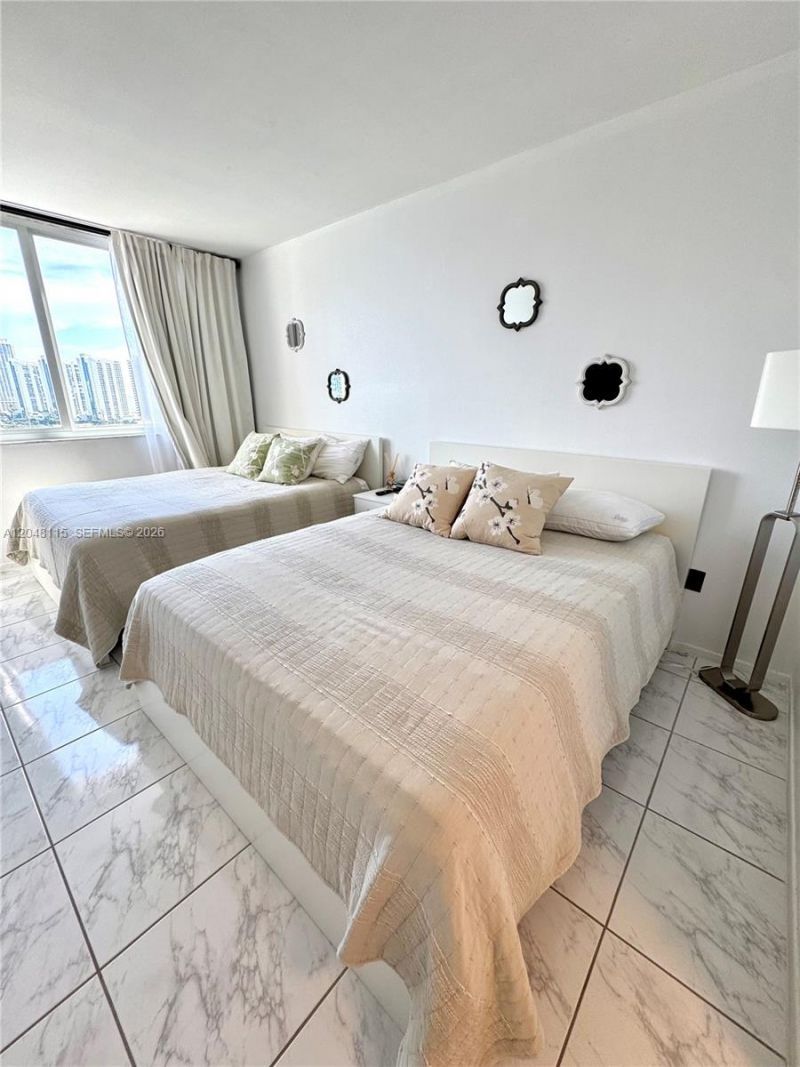 300 Bayview Dr , Unit 1603, Sunny Isles Beach, FL 33160 Photo