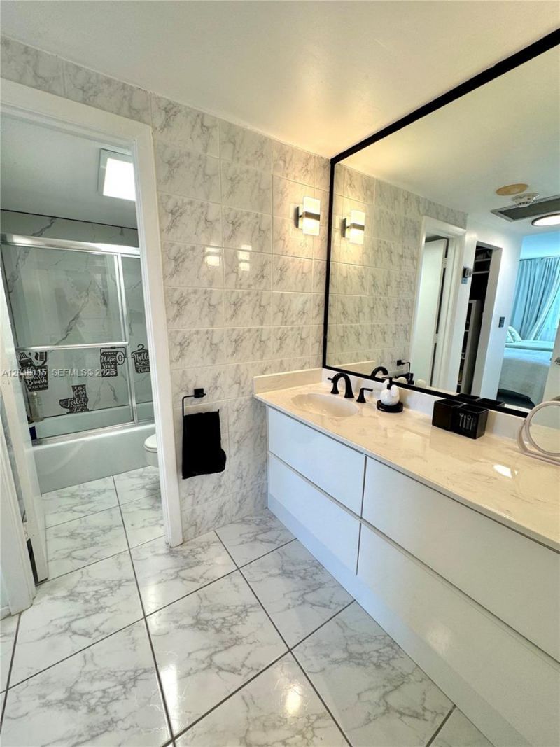 300 Bayview Dr , Unit 1603, Sunny Isles Beach, FL 33160 Photo