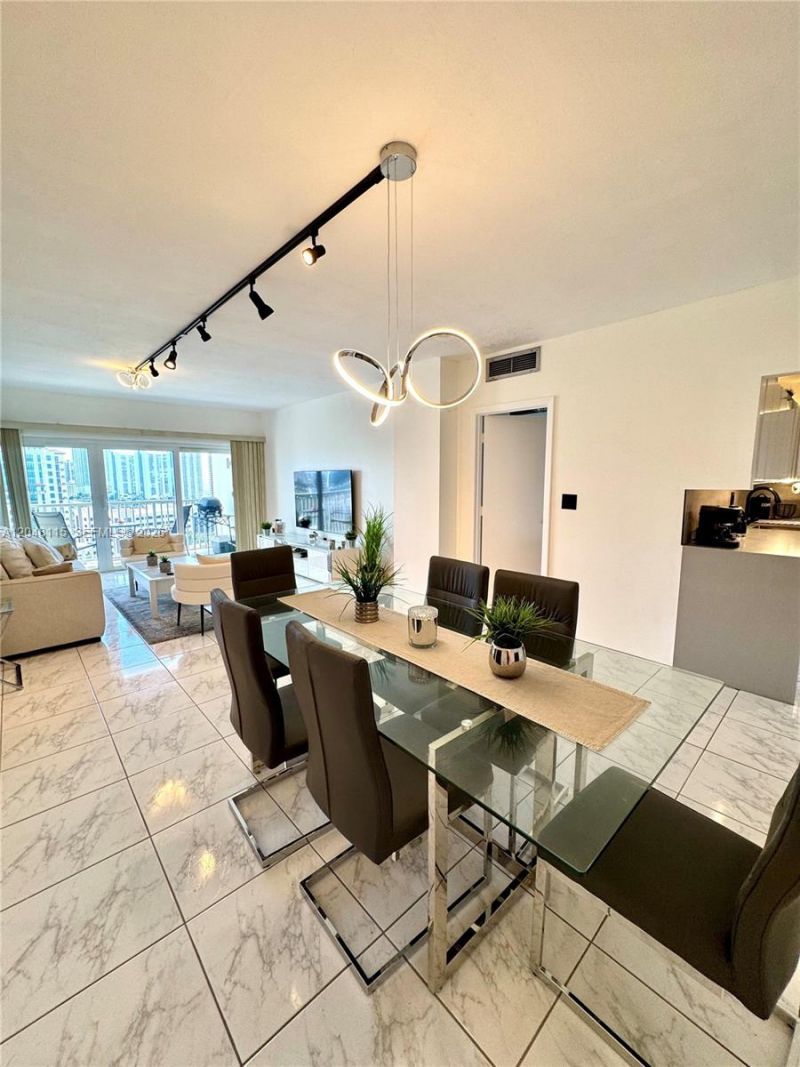 300 Bayview Dr , Unit 1603, Sunny Isles Beach, FL 33160 Photo