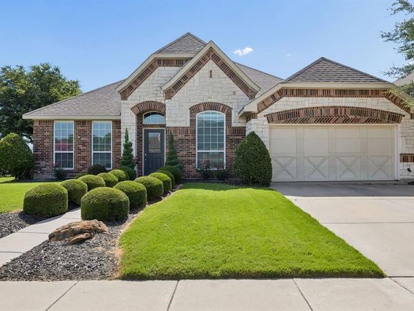 4201 Garden Path Lane, Mansfield, TX 76063