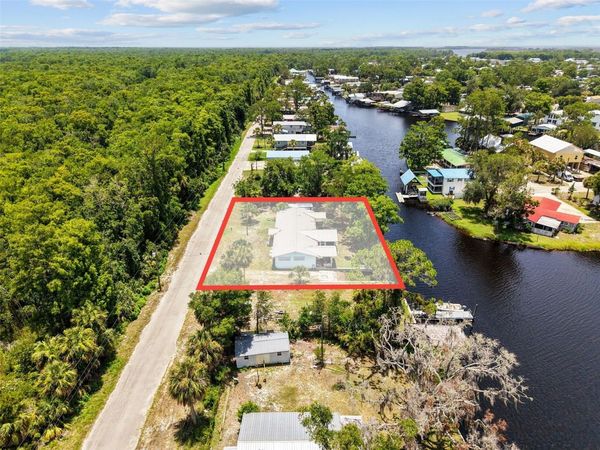 306 SE 256 STREET , SUWANNEE, FL 32692