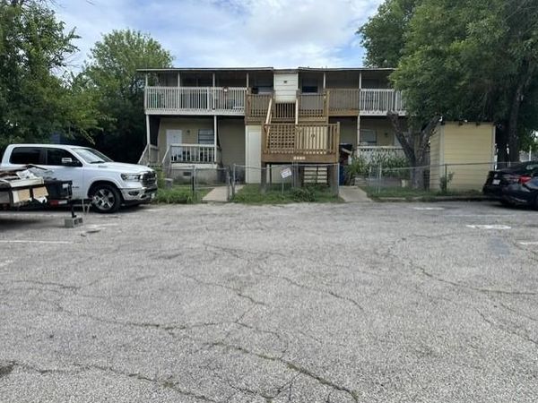 5400 Village LN , Austin, TX 78744