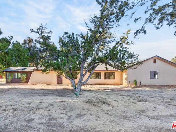 33201 Barber Road, Agua Dulce, CA 91390