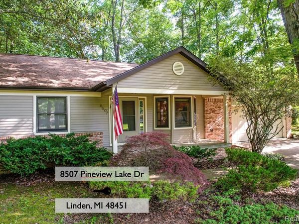 8507 Pineview Lake Drive, Argentine Twp, MI 48451