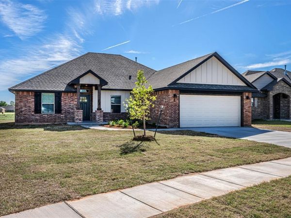 4525 Black Mesa Lane, Yukon, OK 73099