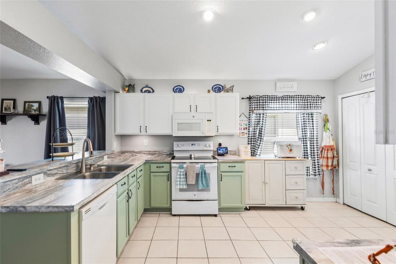 614 Somerstone Drive , Valrico, FL 33594 Photo