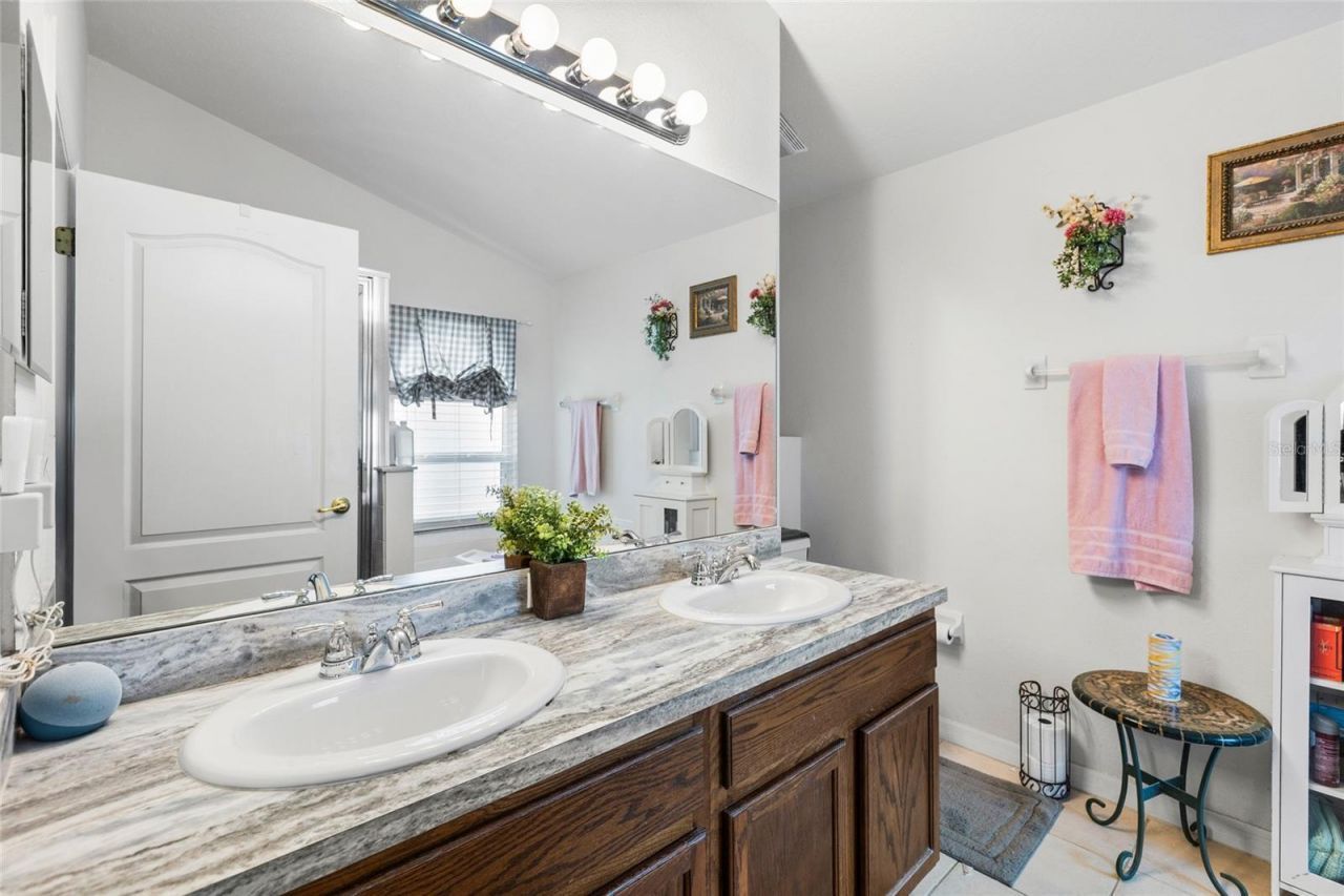 614 Somerstone Drive , Valrico, FL 33594 Photo
