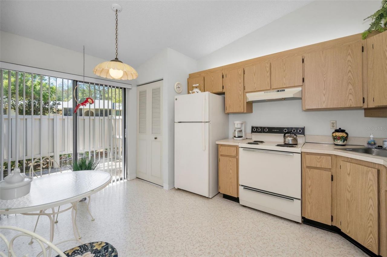 1333 Shady Pine Way , Unit F, Tarpon Springs, FL 34688 Photo