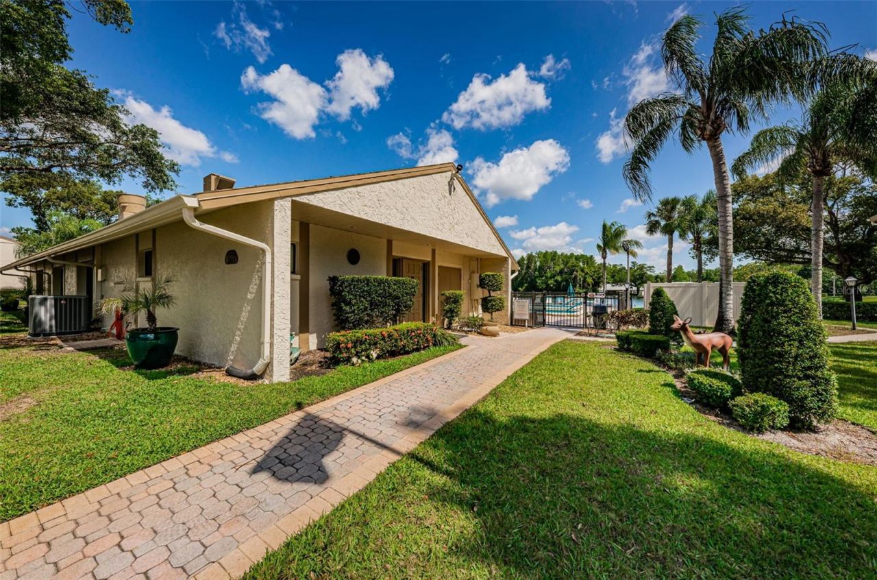 1333 Shady Pine Way , Unit F, Tarpon Springs, FL 34688 Photo