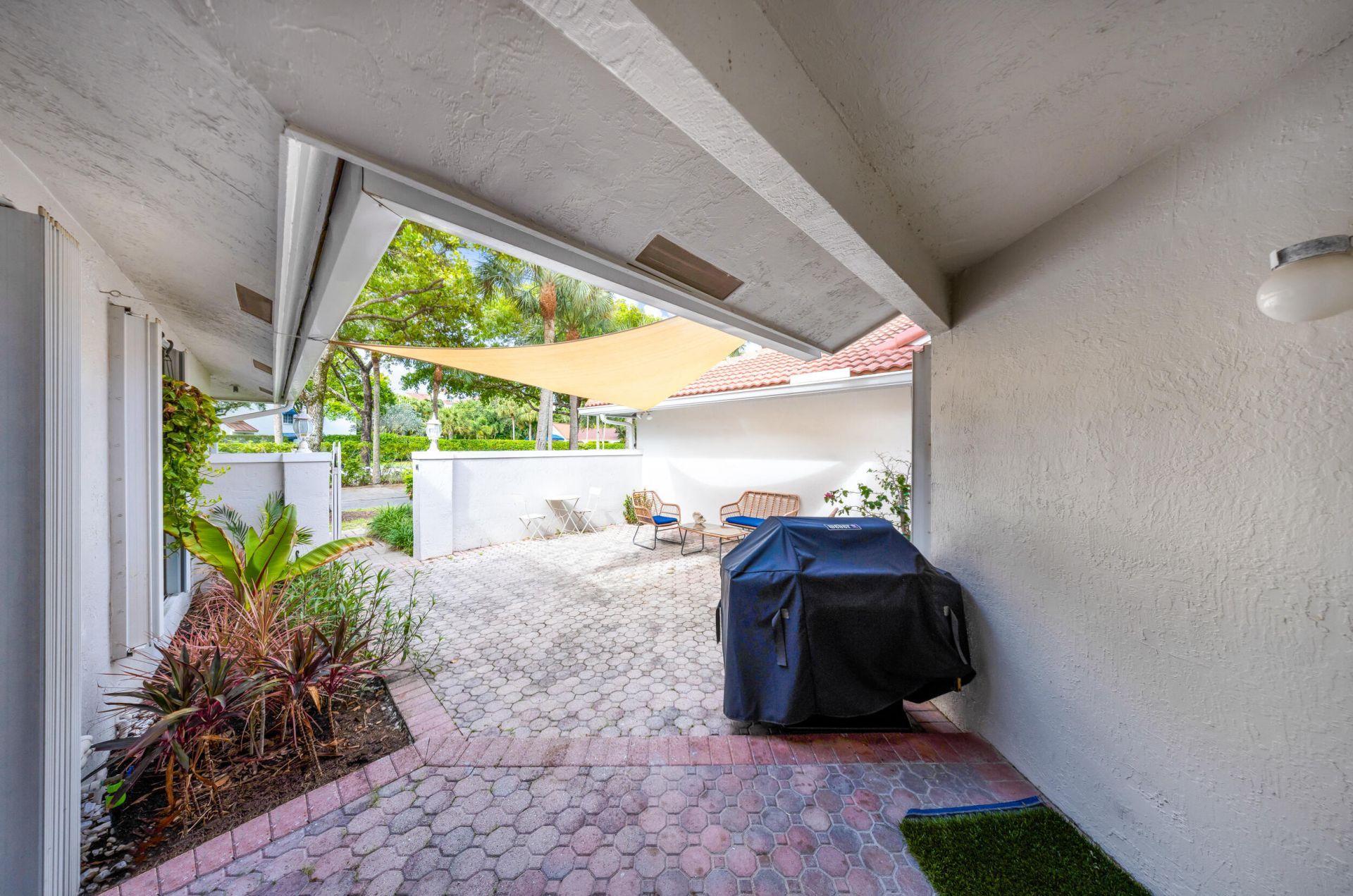 4117 W Palm Aire Drive, Unit B2, Pompano Beach, FL 33069 Photo
