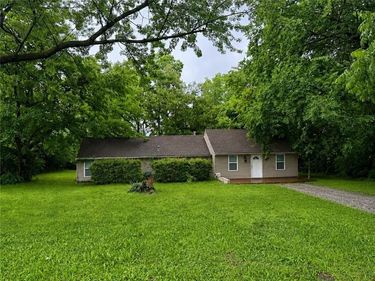 5015 NE 46th Terrace, Kansas City, MO 64117