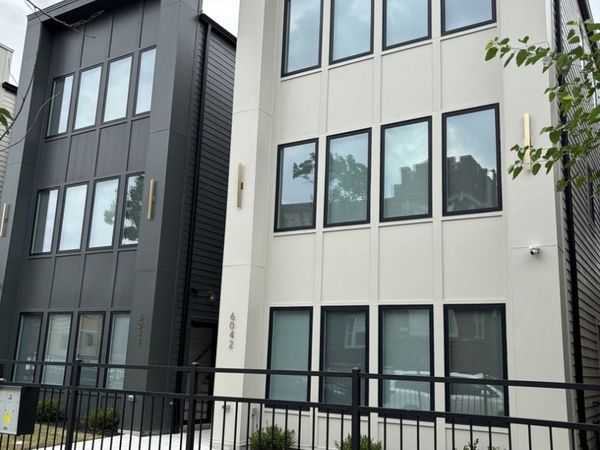 6042 S Eberhart Avenue , Unit 2, Chicago, IL 60637