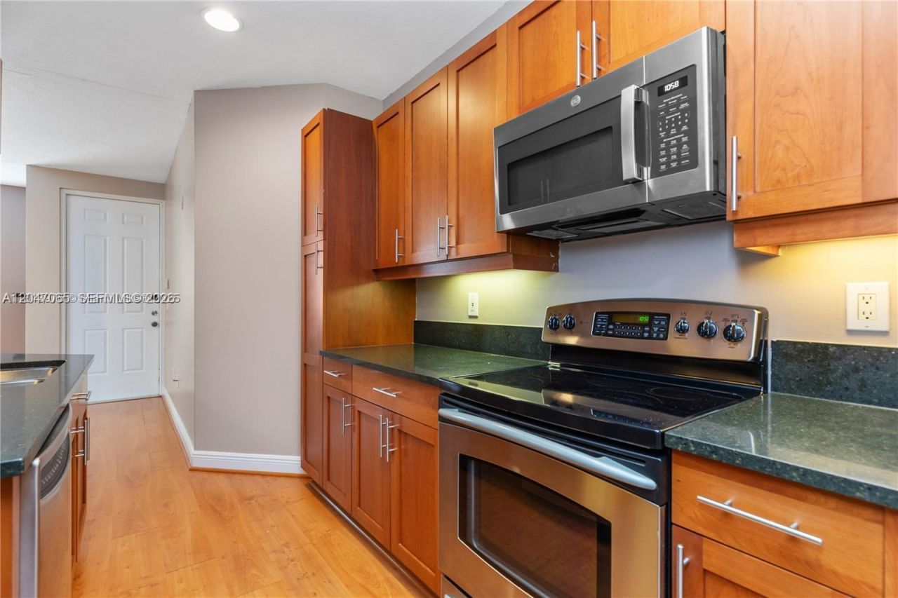 365 SW 13th Ter , Unit -, Fort Lauderdale, FL 33312 Photo