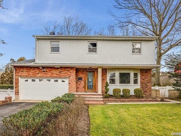 254 Haypath Road , Old Bethpage, NY 11804