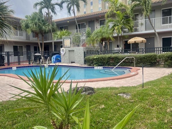 915 SE 22nd Avenue, Pompano Beach, FL 33062