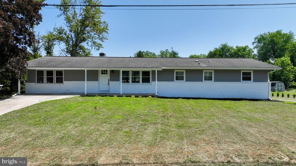 21 EAST STREET, MOUNT HOLLY SPRINGS, PA 17065