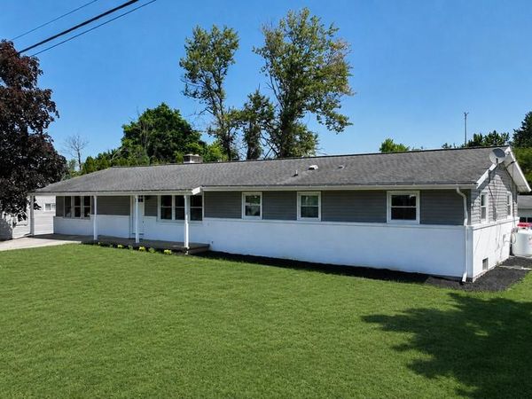 21 EAST STREET, MOUNT HOLLY SPRINGS, PA 17065