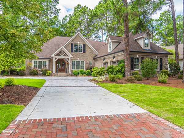 38 E Augusta Lane, Southern Pines, NC 28387
